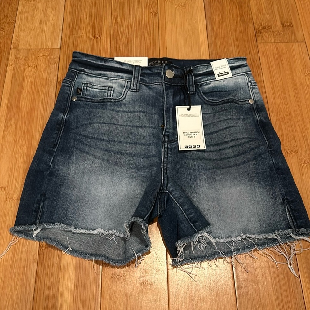 Judy Blue mid rise denim shorts